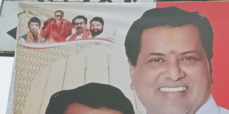 आमदारांना मोठे करण्याच्या प्रयत्नात; मुख्यमंत्री व हिंदुहृदयसम्राट यांचा अपमान