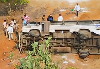 म्हसळा घोणसे घाटात भीषण अपघात