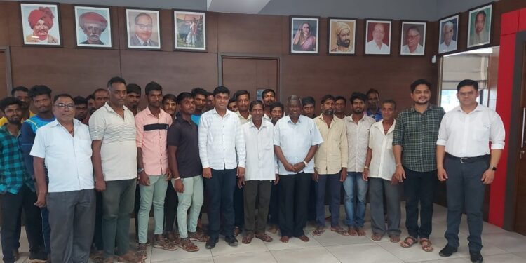 आदिवासी समाजाच्या समस्या सोडविण्यास कटिबद्ध- आ. जयंत पाटील