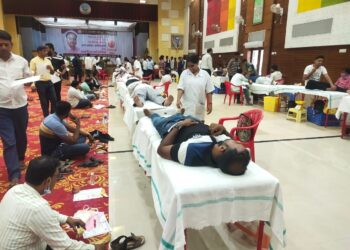 धर्माधिकारी प्रतिष्ठानतर्फे रक्तदान शिबीर