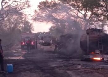 चंद्रपूरमध्ये पेट्रोल टँकर आणि ट्रकचा भीषण अपघात; आगीत होरपळून ९ जणांचा मृत्यू