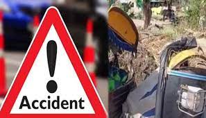 रिक्षाच्या धडकेत दोघे जखमी