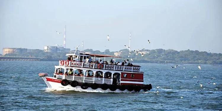 आजपासून मुंबई गेटवे ते मांडवा जल प्रवासी वाहतूक बंद