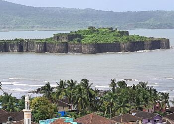 जंजिरा बंद झाल्याने पर्यटकांची निराशा