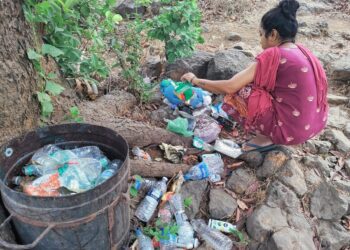 सरसगडावरील प्लास्टिक कचरा हद्दपार; देऊळवाडा येथील गोळे दाम्पत्याचा विधायक उपक्रम