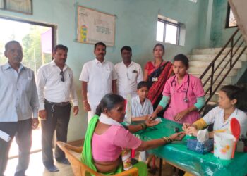 कांदळेेपाडा आरोग्य शिबिराला उत्स्फूर्त प्रतिसाद