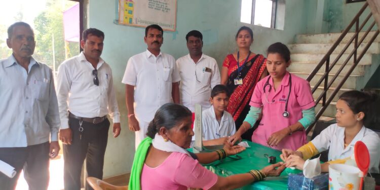 कांदळेेपाडा आरोग्य शिबिराला उत्स्फूर्त प्रतिसाद