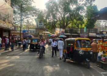 कर्जत शहरातील वाहतुक कोंडी कायम