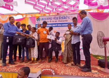 दिव्यांग व्यक्तींना कृत्रिम साधने, साहित्याचे वाटप