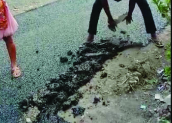 माणकुळे तीन फाटा ते बहिरीचा पाडा कामाची पोलखोल