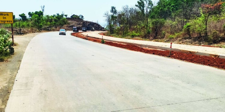 कोकणच्या विकासाचा मार्ग खडतरच!