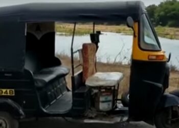 नेरळजवळ गोळीबाराचा थरार; बदलापूरचा रिक्षाचालक थोडक्यात बचावला