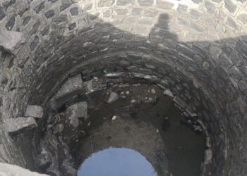 चांधईतील कुपनलिकांसोबत विहिरींचेही पाणी आटले; ग्रामस्थांचे हाल