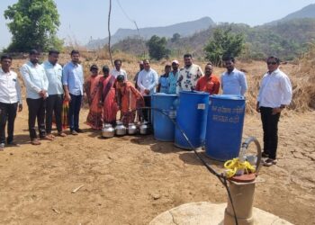 कृषीवलच्या वृत्ताची दखल; अखेर टाकाचीवाडीमध्ये पाणी पोहचले