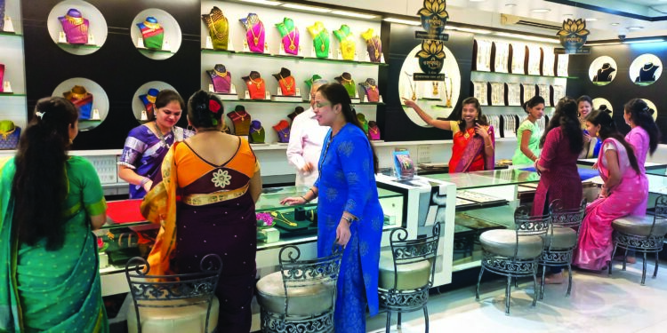 पनवेलच्या सराफा बाजाराला अक्षय झळाळी