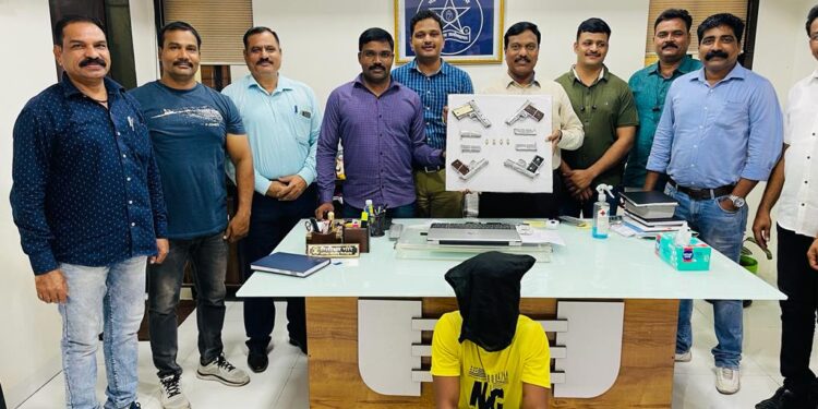 पनवेल रेल्वे स्थानकात चार पिस्तुले जप्त; आरोपी अटकेत