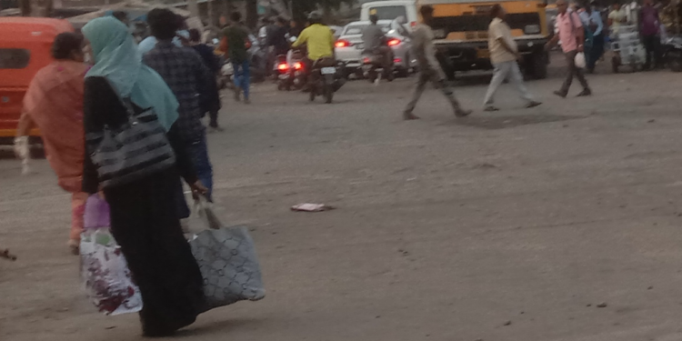 चार फाटा सर्कल रस्त्याकडे सिडकोचे दुर्लक्ष; पावसाळ्यात साचणार रस्त्यावर पाणी