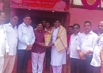 शेकाप नगरसेवक रविंद्र भगत यांच्या वाढदिवसानिमित्त आरोग्य शिबीर