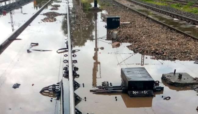 पुराचा प्रश्‍न सोडवला नाही; रेलरोको मध्यरेल्वे प्रशासनाला दिला इशारा