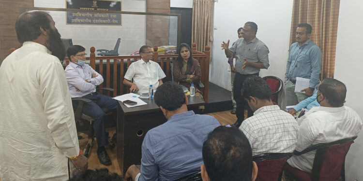 पेण नगरपालिकेचा डोळा विक्रम स्टँडवर