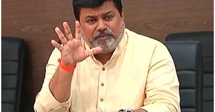 राज्याचे उच्च शिक्षण मंत्री उदय सामंतदेखील नॉट रिचेबल