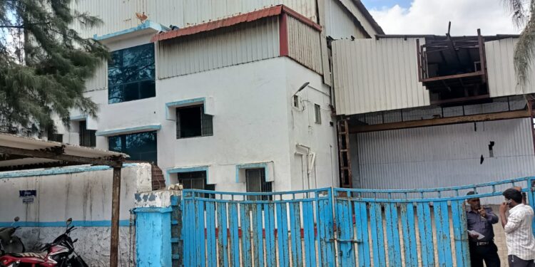 खालापूरातील वायर कंपनीत २५ फुटावरून पडून कामगाराचा मृत्यु