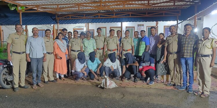 माणगांव : ५ कोटी ८० लाखांची व्हेल माशाची उलटी जप्त