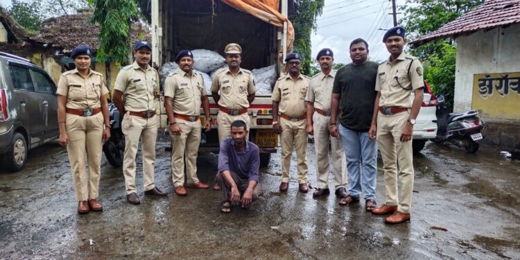 रोहा वनविभागतर्फे अवैध वृक्षतोडपासून तयार कोळसा जप्त; एकावर गुन्हा दाखल