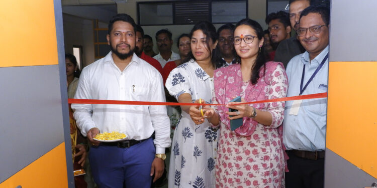 पी.एन.पी. संकुलात ऑनलाईन सुविधा केंद्राचे उद्घाटन