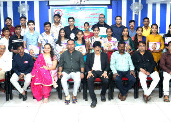 दहावी व बारावीच्या विद्यार्थ्यांचा विशेष सत्कार