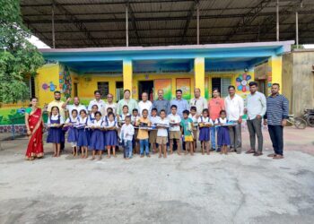 पनवेल तालुकामध्ये शैक्षणिक साहित्याचे वाटप