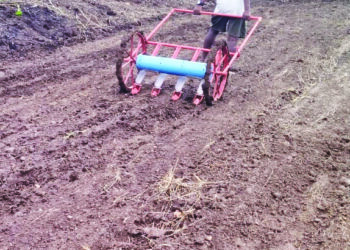 शेतकर्‍यांना अनुदानावर ड्रम सिडर यंत्र