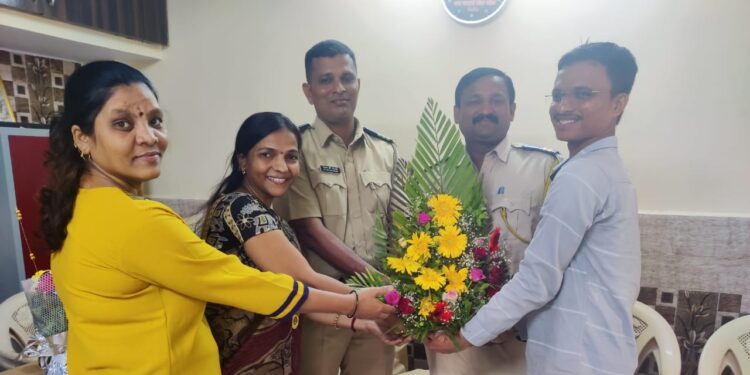 खाकी वर्दीतल्या प्रामाणिकतेचा सन्मान