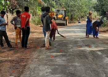 शेकापच्या दणक्याने बांधकाम विभाग वठणीवर