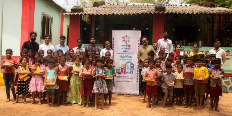 भागूचीवाडीत शैक्षणिक साहित्याचे वाटप