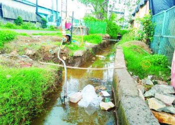 एमआयडीसीतील केमिकल पाणी गटारात