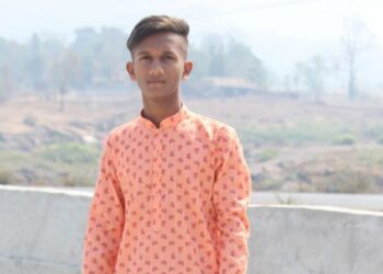 दुचाकी अपघातात तरुण ठार; दोन जखमी