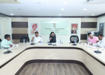 केंद्र व राज्य शासनाच्या योजनांचा जिल्ह्यातील गरजू लाभार्थ्यांना लाभ द्यावा-राज्य अन्‍न आयोग अध्यक्ष महेश ढवळे