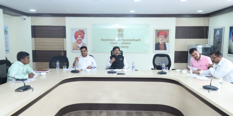 केंद्र व राज्य शासनाच्या योजनांचा जिल्ह्यातील गरजू लाभार्थ्यांना लाभ द्यावा-राज्य अन्‍न आयोग अध्यक्ष महेश ढवळे