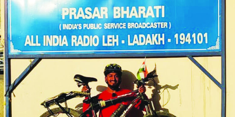 अजय म्हात्रे अखेर लडाखला पोहचला