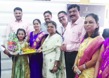 कँन्सरग्रस्तांना पनवेलच्या अनन्याने केले केसदान