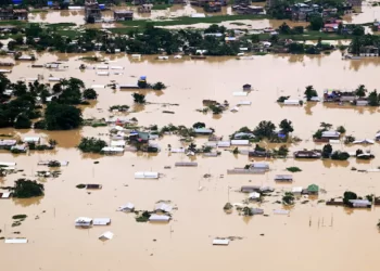 बंडखोर एकनाथ शिंदेंकडून आसामला ५१ लाखांची मदत जाहीर