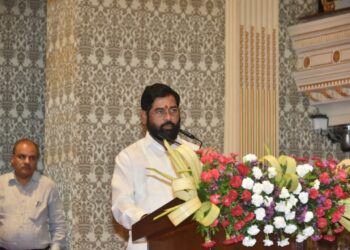 भाजपचे धक्कातंत्र; महाराष्ट्रात शिंदेशाही