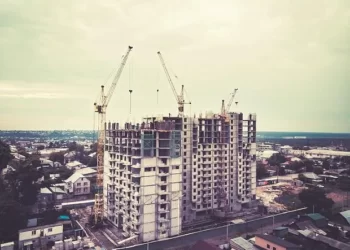 पनवेलमधील ‘या इमारती आहेत धोकादायक; रहिवाशांचा जीव टांगणीला