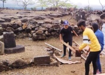 ‘बा रायगड’ परिवाराची किल्ल्यावर संवर्धन मोहीम