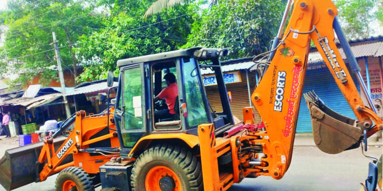 तालुक्यात शेतीसह रस्त्यांच्या कामांची लगबग