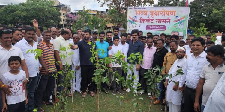 कळंबोली येथे वृक्षारोपण