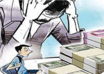 खाजगी शाळांकडून पालक वर्गाची लूट