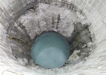 पिंगळस गावातील विहिरीत पाणीच नाही; नवीन नळपाणी योजनेचे तीनतेरा