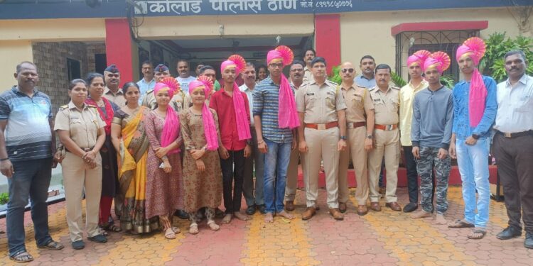 पोलिसाच्या मुलांचा गुणगौरव